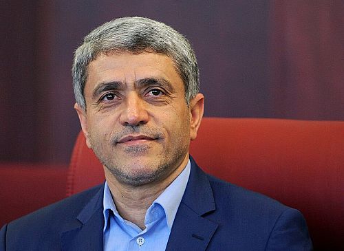  عضو هیات رئیسه مجلس هم طیب نیا را گزینه جدی وزارت اقتصاد معرفی کرد